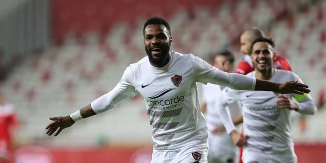 Trabzonspor da istiyordu! 7 Mlyon Euro'ya alıyorlar 11